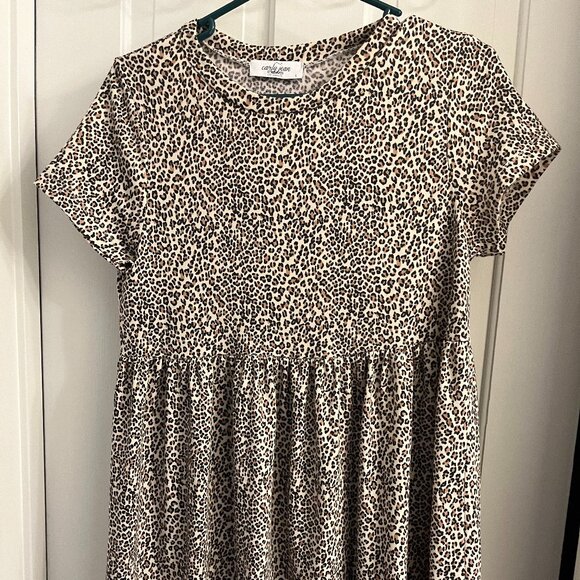 Carly Jean Los Angeles Dresses & Skirts - Carly Jean Leopard Print Dress Large